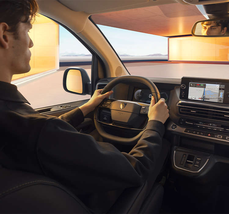 Салон Peugeot Traveller, місце водія