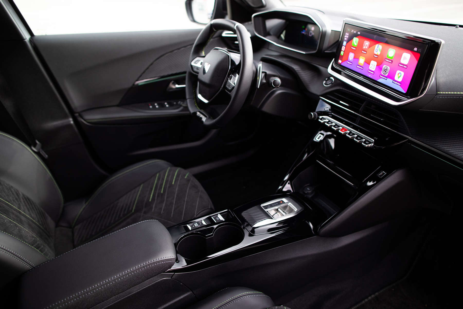 PEUGEOT 2008, інтерʼєр салону