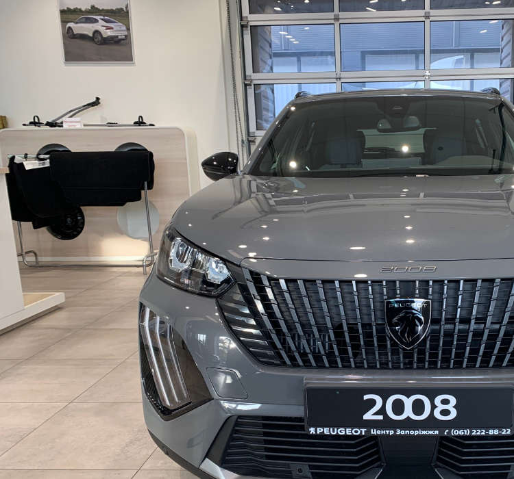 Автосалон «Ліон Авто» у Запоріжжі, авто у салоні